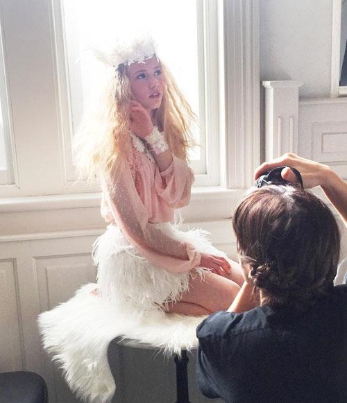 Luxury Girls Accessory Brand - Sienna Likes to Party take you behind the scenes at their latest shoot.