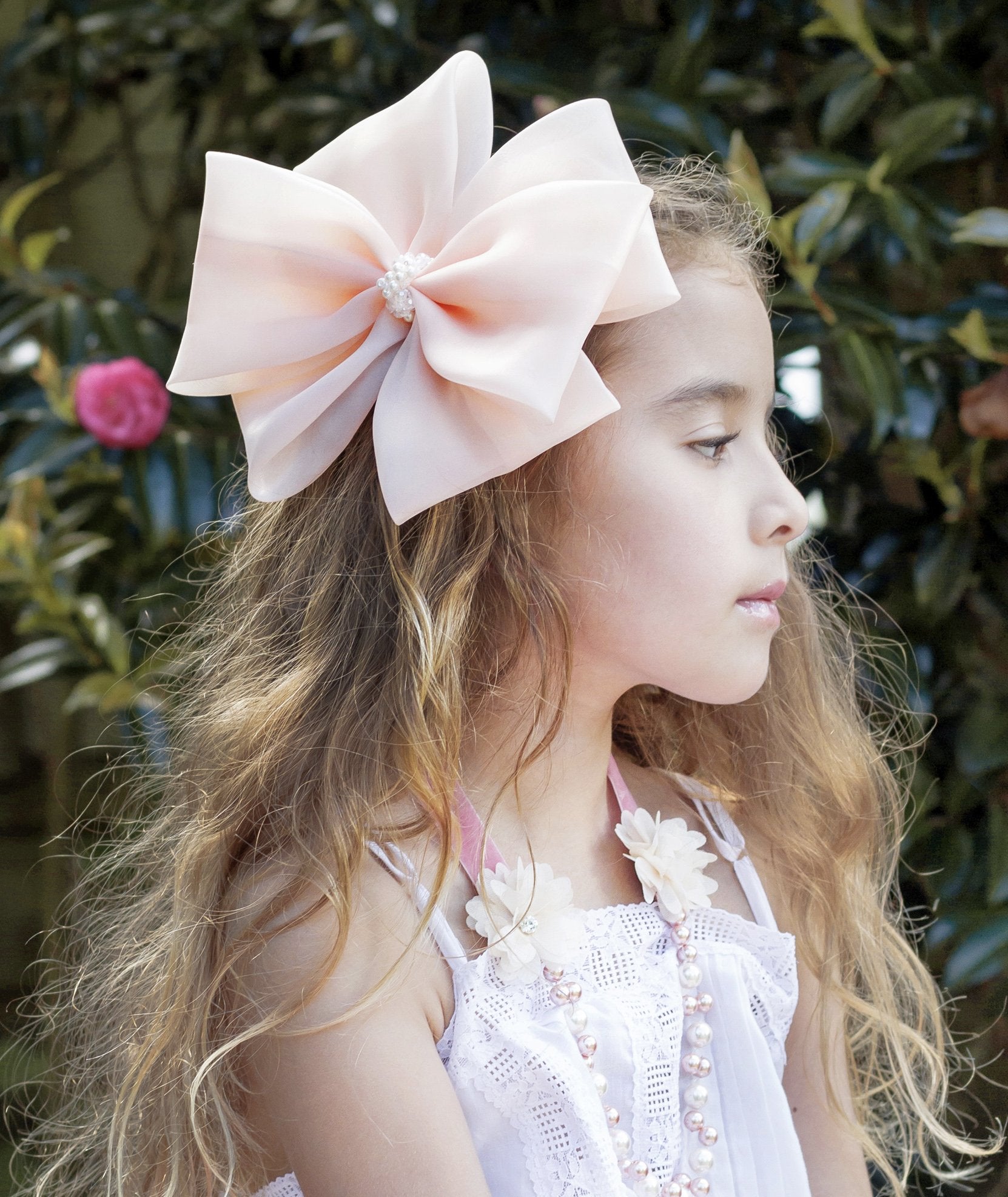 Trending: The Hair Bow...Our top 6 picks for right now!