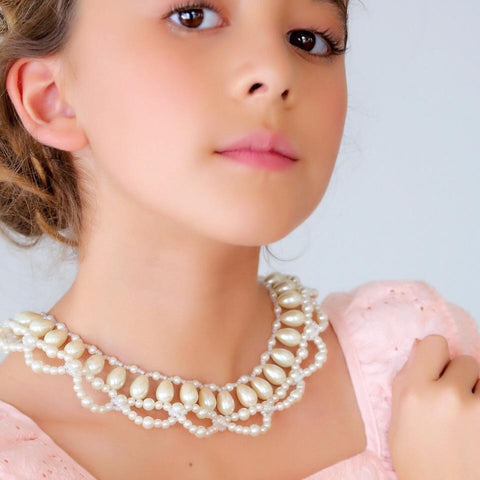 The Queen Victoriana Girls Pink Necklace.